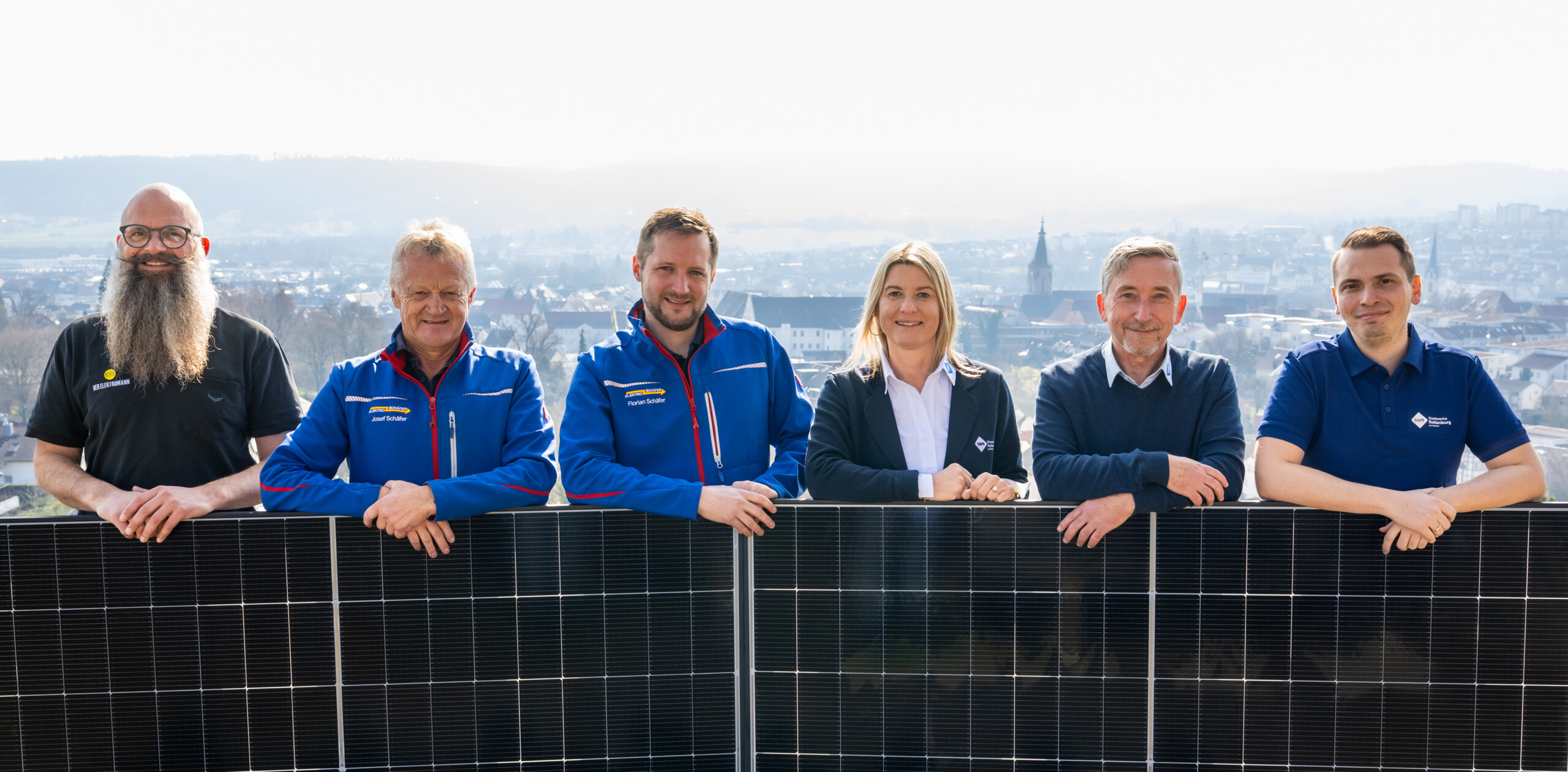 Header Solarstrom mobile (Dame sitzend am Neckar)